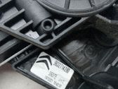 Regulador de ventanilla eléctrico de puerta delantera