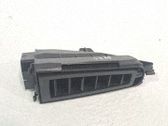 Kojelaudan tuuletussuuttimen suojalista