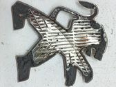Insignia/letras de modelo de fabricante
