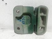 Bisagra inferior puerta delantera