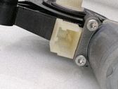 Motor del regulador de la ventanilla de la puerta delantera