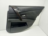 Moldura del tarjetero de la puerta trasera