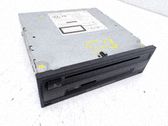 Radio / CD-Player / DVD-Player / Navigation