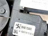 Regulador de ventanilla eléctrico de puerta delantera