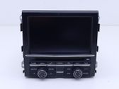 Radio / CD-Player / DVD-Player / Navigation