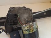 Wischergestänge Wischermotor vorne