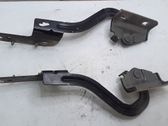 Engine bonnet/hood hinges