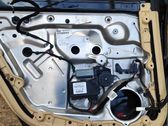Rear window lifting mechanism without motor