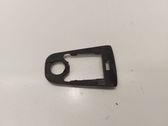 Autres éléments de garniture de porte arrière