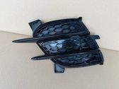 Unteres Gitter dreiteilig vorne