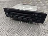 Radio / CD/DVD atskaņotājs / navigācija