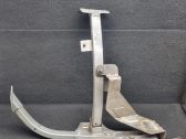 Fender mounting bracket