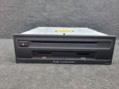 Radio/CD/DVD/GPS head unit
