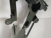 Rear bumper mounting bracket