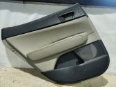 Moldura del tarjetero de la puerta trasera