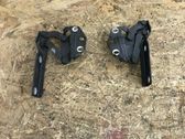 Engine bonnet/hood hinges
