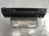 Radio / CD-Player / DVD-Player / Navigation