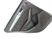 Moldura del tarjetero de la puerta trasera