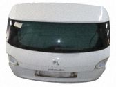 Takaluukun/tavaratilan kansi