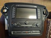 Radio / CD-Player / DVD-Player / Navigation