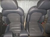 Conjunto de molduras de la puertas y los asientos