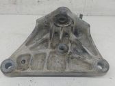 Engine mounting bracket