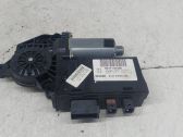 Motor del regulador de la ventanilla de la puerta delantera