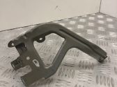 Fender mounting bracket