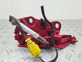 Engine bonnet/hood hinges
