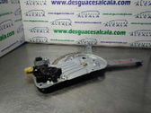 Regulador manual de la ventanilla delantera