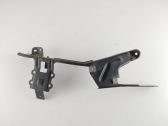 Fender mounting bracket