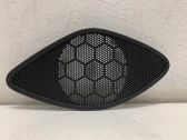 Subwoofer-bassoelementin etusäleikkö/lista