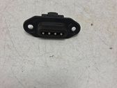 Sliding door contact joint