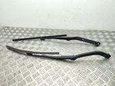 Windshield/front glass wiper blade