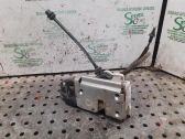 Cerradura de puerta delantera