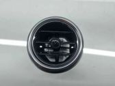 Grille d'aération centrale