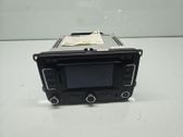 Radio / CD-Player / DVD-Player / Navigation