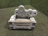 Gearbox mounting bracket