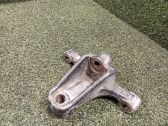 Engine mounting bracket