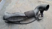 Intercooler pipe mounting bracket