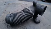 Intercooler pipe mounting bracket