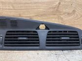 Grille d'aération centrale