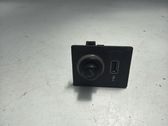 USB-pistokeliitin