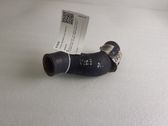 Tuyau de liquide de refroidissement moteur
