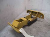 Loading door upper hinge