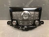 Radio/CD/DVD/GPS-pääyksikkö