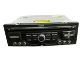 Radio/CD/DVD/GPS-pääyksikkö