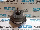 Engine mounting bracket