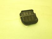 Quarter panel pressure vent