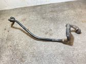 Tuyau de liquide de refroidissement moteur
